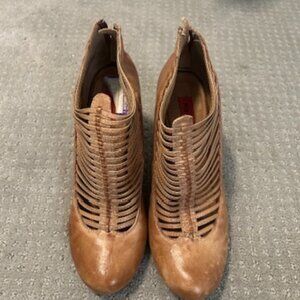 Leather Miz Mooz Bootie